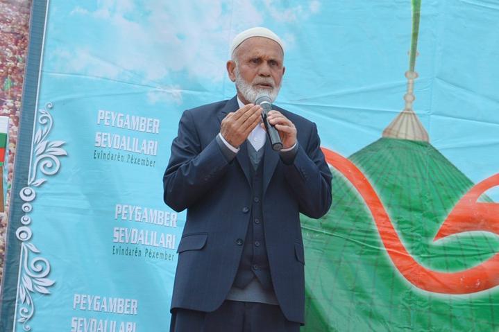 "Hazreti Muhammed'in sünnetini terk ettiğimiz için bölge kan ağlıyor" "Hazreti Muhammed'in sünnetini terk ettiğimiz için bölge kan ağlıyor"